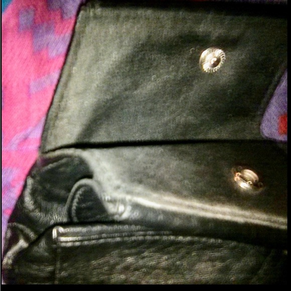 CLUTCH - Picture 4 of 6